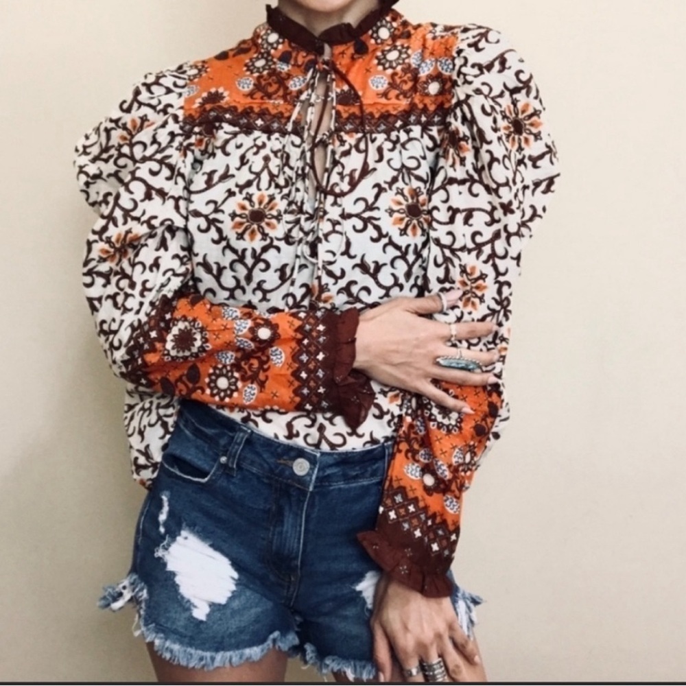 House of Harlow Long Sleeve Puff Shoulder
Blouse Beige Orange